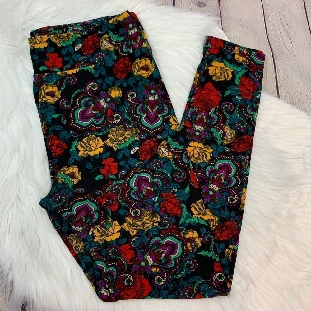 LuLaRoe Black Floral Tall & Curvy Legging